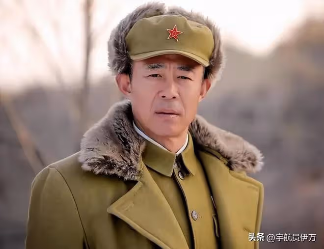 一婚娶同班同學,二婚娶演員,三婚娶小20歲美女,57歲的他很幸福