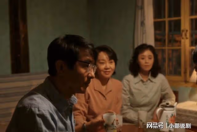 小巷人家:鵬飛創業成功開奔馳回家,黃玲和莊母反應太真實