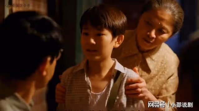 小巷人家:鵬飛創業成功開奔馳回家,黃玲和莊母反應太真實