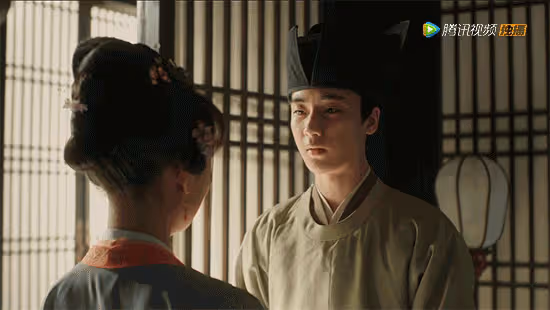 演藝路實在太順了!榮梓杉被審判:00後小花小生緣何頻繁翻車?