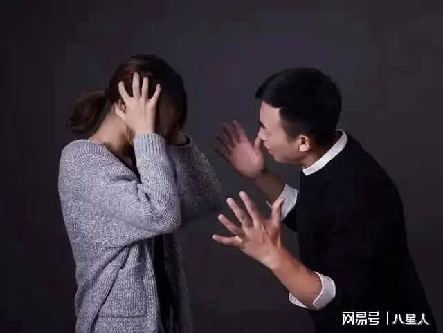 捧殺楊笠!遭紐約時報盛讚,挑動男女對立譁眾取寵,與京東分道揚鑣