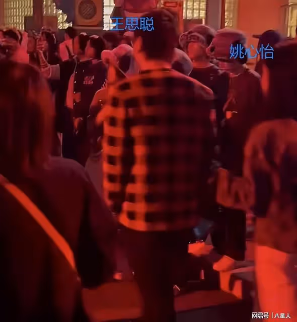 喬任梁風波後王思聰現身!被路人偷拍後急眼對質,同行美女被嚇到