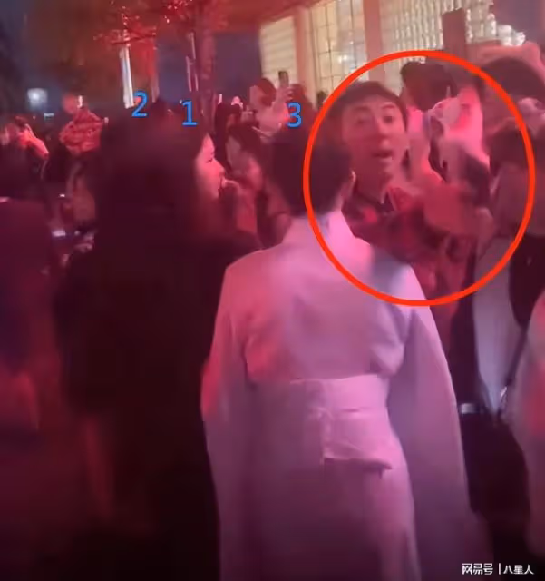 喬任梁風波後王思聰現身!被路人偷拍後急眼對質,同行美女被嚇到