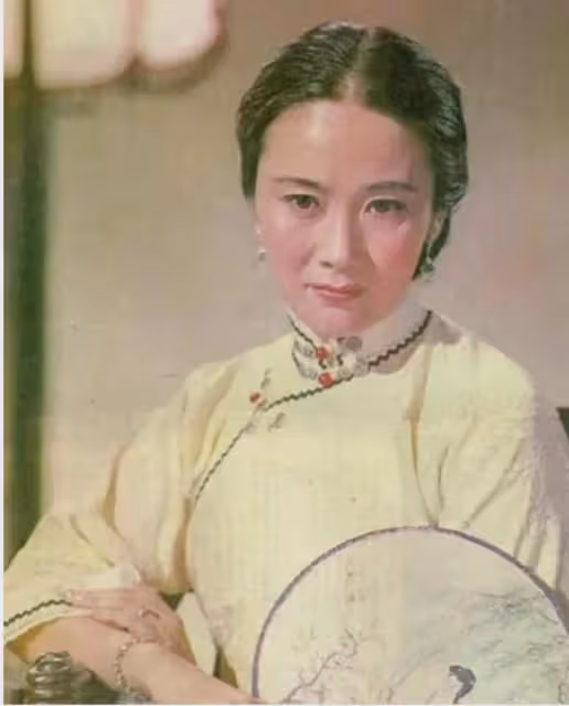 「央視最美主持人」,服藥自盡搶救七天七夜後獲重生