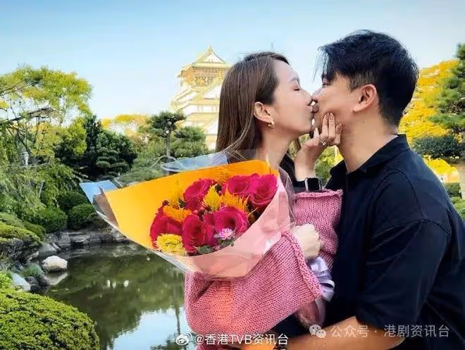 「馮盈盈師姐」過大禮!流星錘龍鳳鈪豬仔大量金器擺滿檯