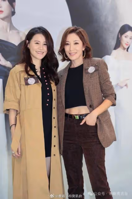 黃翠如落台按著腰背要人扶繼續否認懷孕但公司未有安排工作