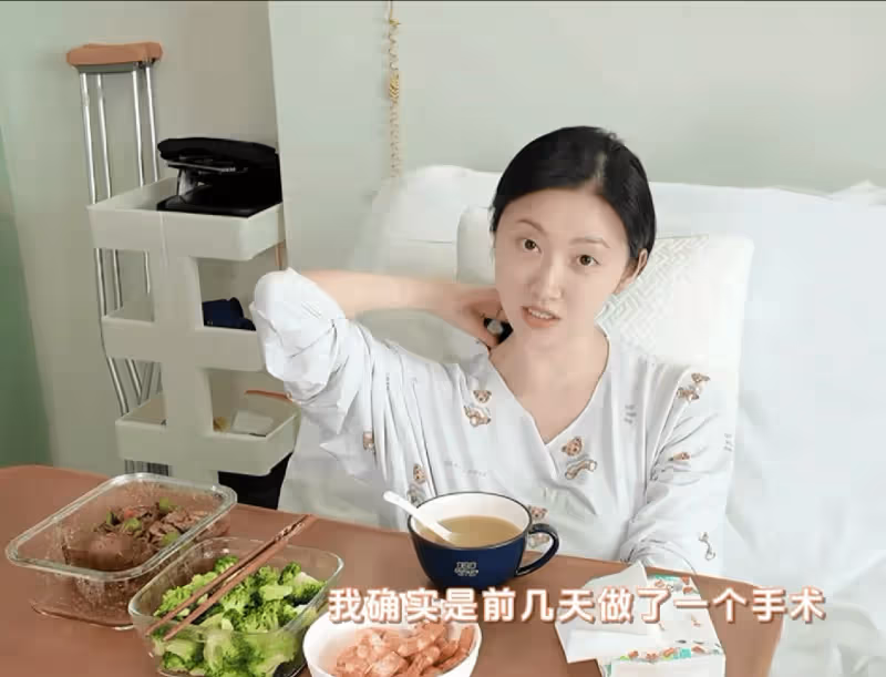 景甜術後發視頻報平安,透露目前正在努力做康復訓練