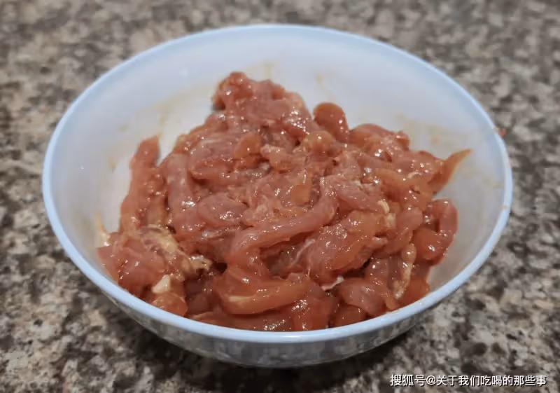 炒瘦肉,不管是肉絲還是肉片,牢記3點,保證滑嫩可口,不柴不腥