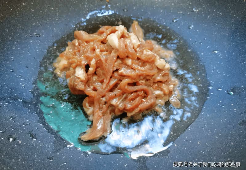 炒瘦肉,不管是肉絲還是肉片,牢記3點,保證滑嫩可口,不柴不腥