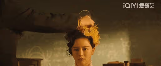 十三姨海報狂露事業線大美腿!網大黃飛鴻太辣眼睛毀經典