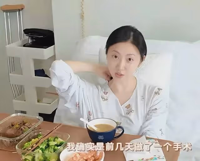 同上熱搜!張繼科球館開業賊熱鬧,景甜做完手術臉色蒼白
