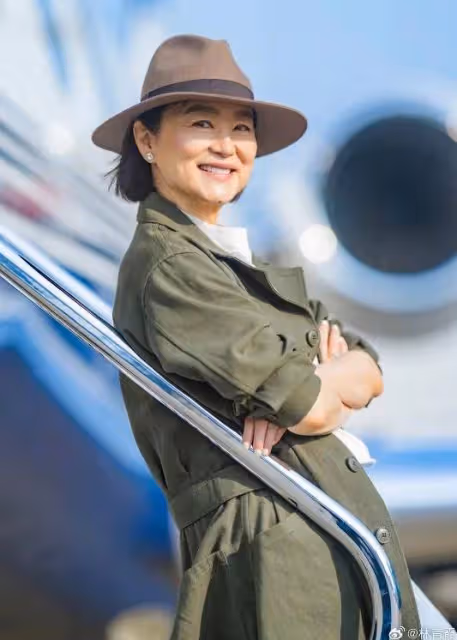 刷屏！林青霞曬照慶祝70歲生日，「從心所欲，不逾矩」