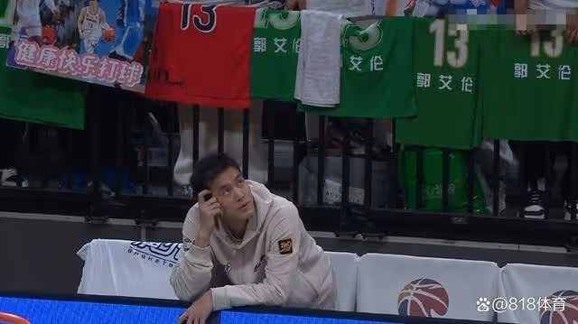 名記：郭艾倫臨時休戰很可能是遼寧要求 因此說讓遼籃贈送4千張票