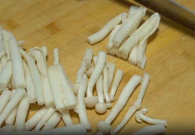 天冷又乾燥,我常給家人做這鍋湯,一人一碗營養開胃,成本才6元