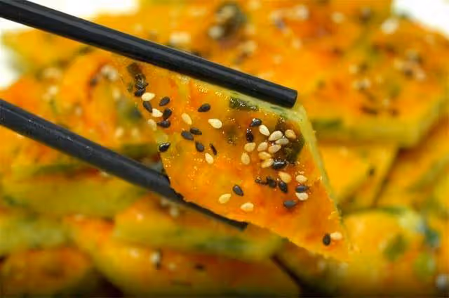 最近很火的土豆絲做法,加一把韭菜,6分鐘就出鍋,輕鬆解決早餐
