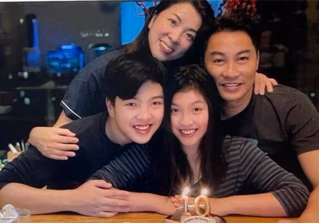 知名港星被贊凍齡有術,曾窮到借錢為母親治病,網民喊話其子入行