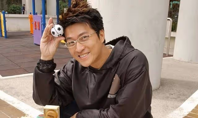 香港知名男星突發舊病,下半身動彈不得癱坐椅上,經常半夜痛醒