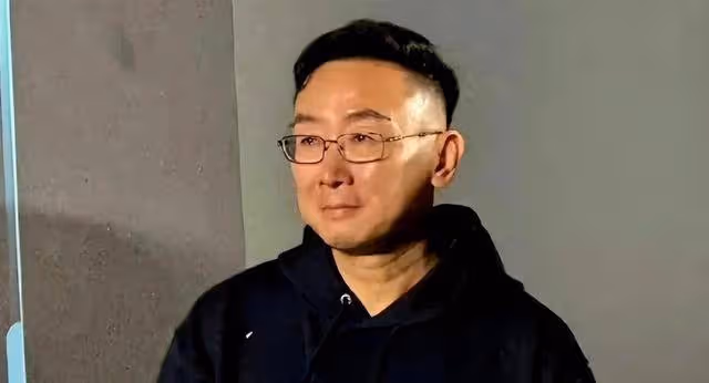 53歲陸川的痛：對不起獨自產檢的胡蝶，如今8年心血，又付之一炬