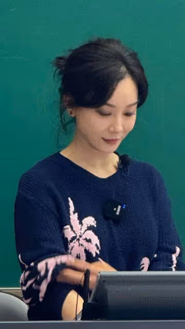 陳數現身中戲開講座，示範動作一舉一動知性優雅