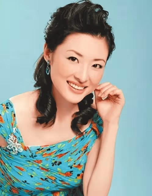 央視美女主持人周濤:二婚嫁大8歲億萬富商,辭職後成國企老總