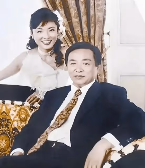 央視美女主持人周濤:二婚嫁大8歲億萬富商,辭職後成國企老總