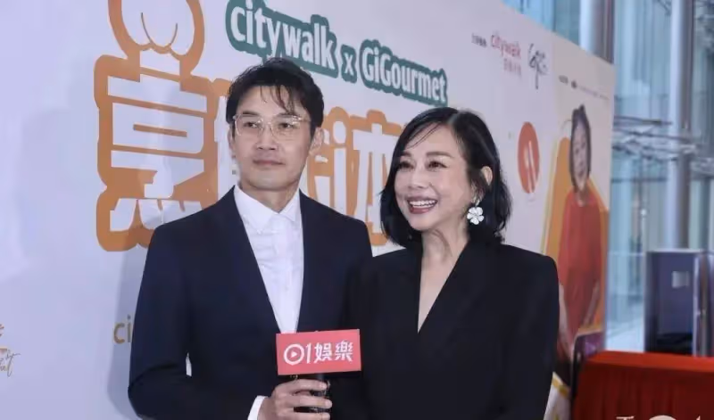 53歲陳松伶與小9歲張鐸合影狂秀恩愛,結婚13年,姐弟戀還是很甜