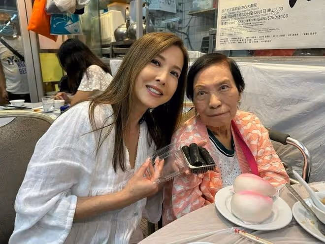 87歲老戲骨近況曝光精神好,捐全部身家行善建學校仿如女版古天樂