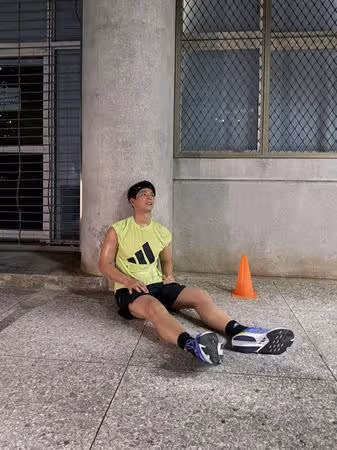 台北夜跑⋯身邊「顯眼黃衣男」竟是林柏宏! 男神親開口約跑