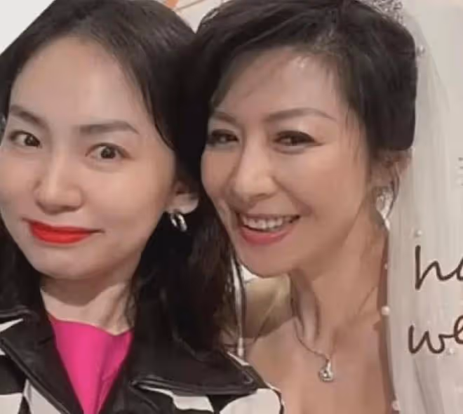 美女主持人陳蕾:一婚嫁給同學,二婚嫁給教授,如今51歲很幸福