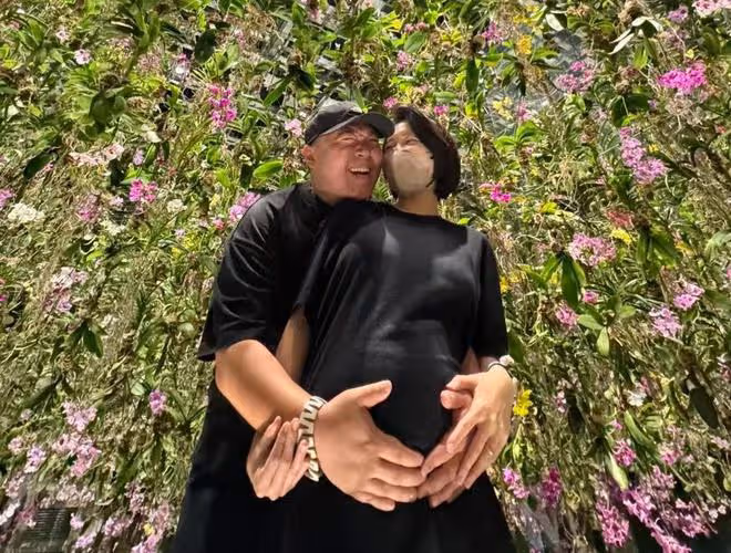 郝劭文曬老婆最新孕照,林寧瑞肚大如籮胖一圈,滿臉溫柔孕相超足