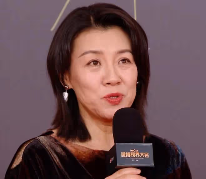 微博世界大會:王楚然露腿,關曉彤玩性感,都不及劉亦菲發胖吸睛