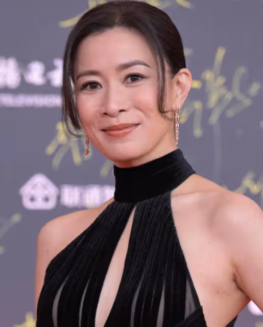 微博世界大會：王楚然露腿，關曉彤玩性感，都不及劉亦菲發胖吸睛