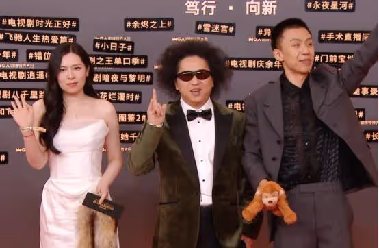 微博世界大會：王楚然露腿，關曉彤玩性感，都不及劉亦菲發胖吸睛