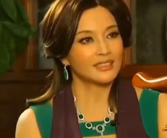 上海活動,鞏俐這一笑,我才發現:她已走上了女演員的另一條大路