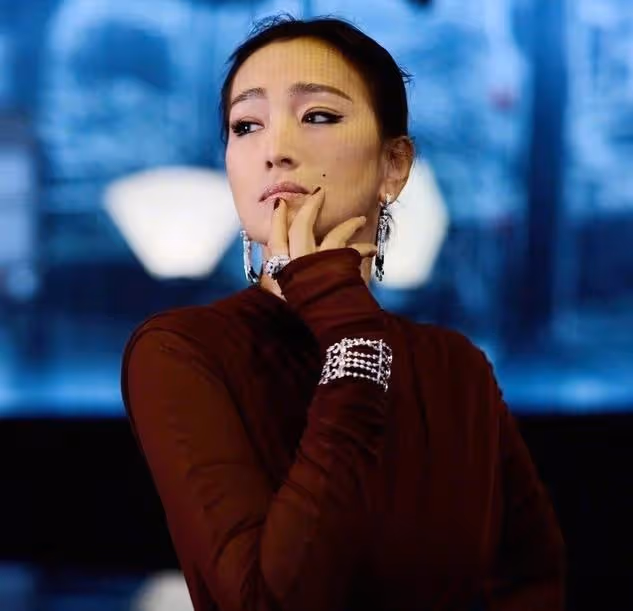 上海活動,鞏俐這一笑,我才發現:她已走上了女演員的另一條大路