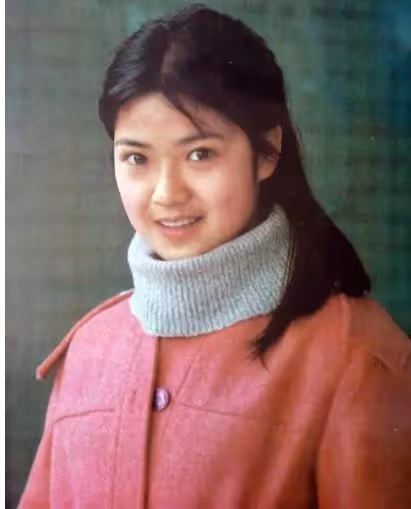知名演員任冶湘:20歲一炮而紅,嫁普通老公,如今怎樣了?