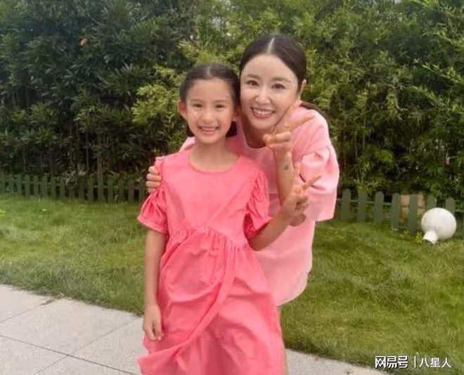 林心如保護女兒7年,結果被朋友出賣,怒斥無良媒體曝光女兒正面照