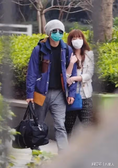 姚笛看哭了!文章帶女友外出就餐,女方似姚笛,生活優越開200萬豪車