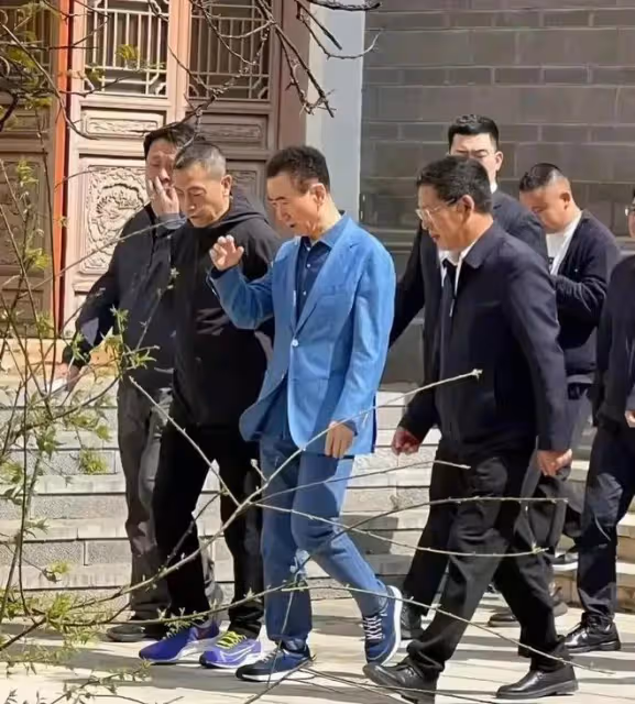 王健林近照模樣大變,骨瘦如柴,王思聰:我們什麼都賣,唯不賣國