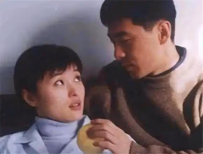 吳越:飾演第三者被罵,捧紅前男友卻被分手,52歲依然未婚未育