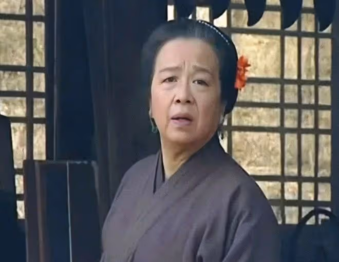 因為演得太像被觀眾砸雞蛋!原來容嬤嬤李明啟才是真的好人!
