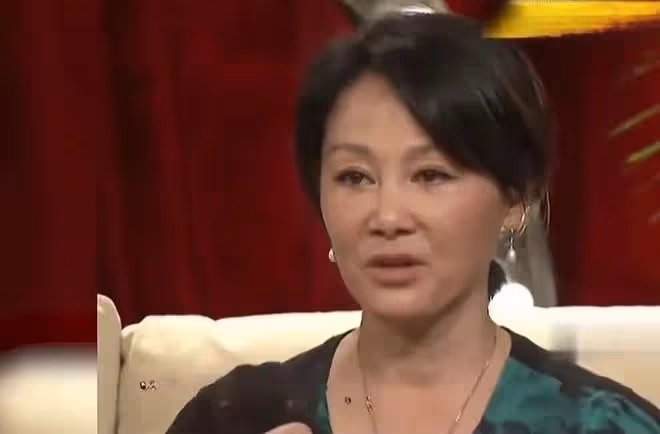 王姬之痛：兒子痴傻終身遺憾，積蓄被騙盡，女兒33歲婚姻無著落！