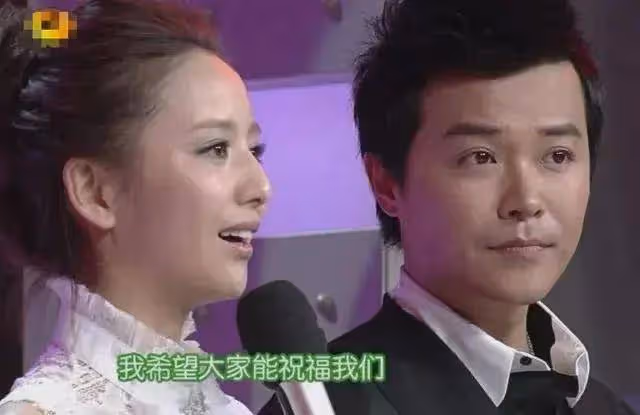 佟麗婭曬合照為董璇慶45歲生日,兩人長得可太像了,氣質都超好
