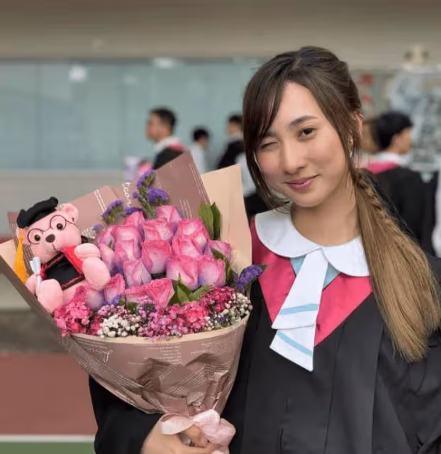 TVB混血女星被邀擔任港菲足球賽嘉賓! 媽媽是菲律賓人!母女兩長的很像!