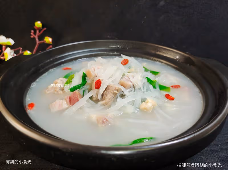 雞湯魚湯靠邊站,天冷不如喝這湯!堅持每周煲一鍋,吃肉吃菜又喝湯、鮮爽不膩