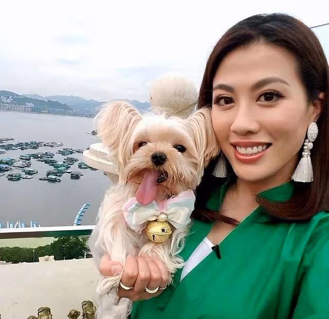 TVB離巢女星送別父親!現身安息禮眼睛紅腫,年中被曝隱婚生女