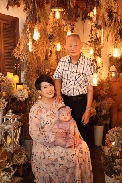 TVB離巢女星送別父親!現身安息禮眼睛紅腫,年中被曝隱婚生女