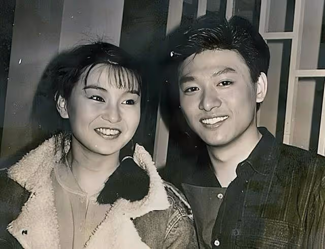 香港知名男星近照發福,靚仔小生變油膩大叔,曝婚外情出軌契妹