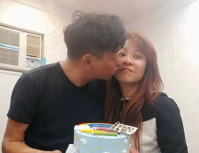 香港知名男星近照發福,靚仔小生變油膩大叔,曝婚外情出軌契妹