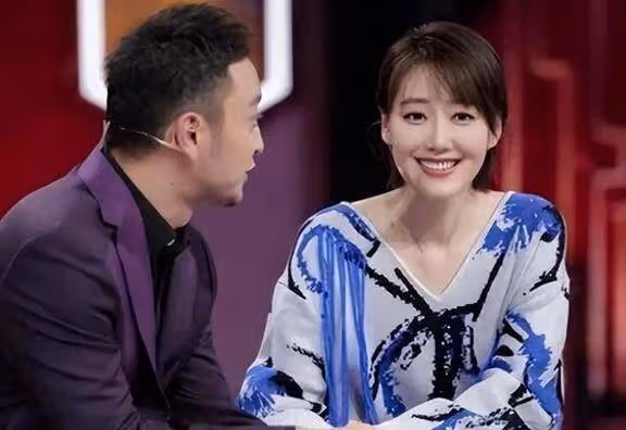 知名主持人宣布喜訊,曬幸福照片,唐嫣、尼格買提竟是她好友